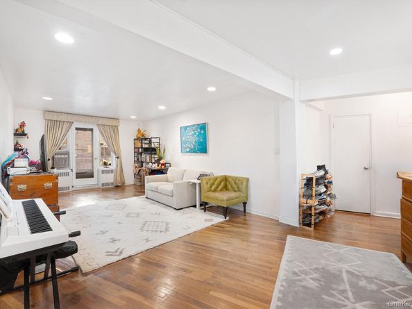 104-20 68th Drive B22, Forest Hills NY 11375