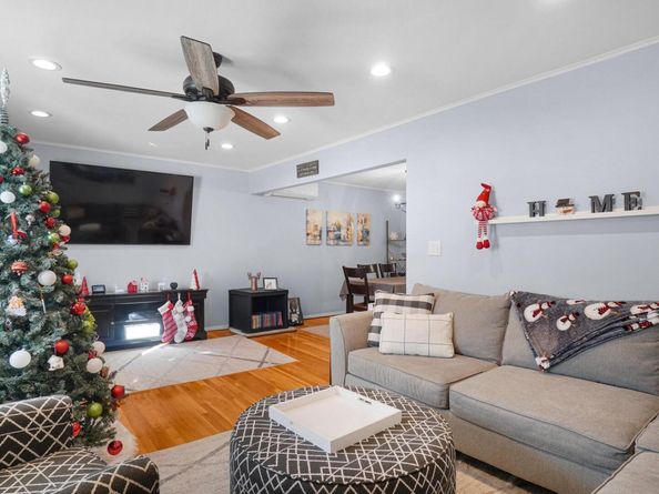 197 W 5th Street, Deer Park NY 11729