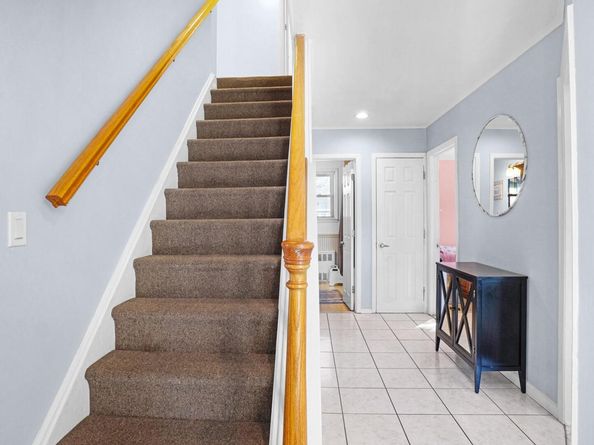 197 W 5th Street, Deer Park NY 11729