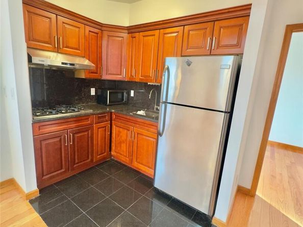 71-77 159 St 3D, Fresh Meadows NY 11365