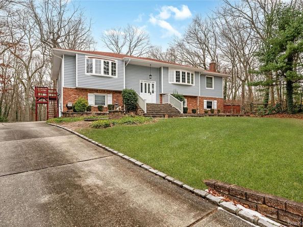 4 Danville Court, Greenlawn NY 11740