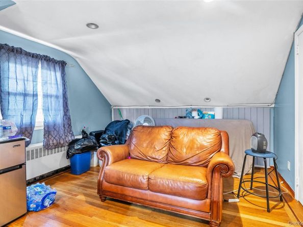 54 E 15th Street, Huntington Station NY 11746