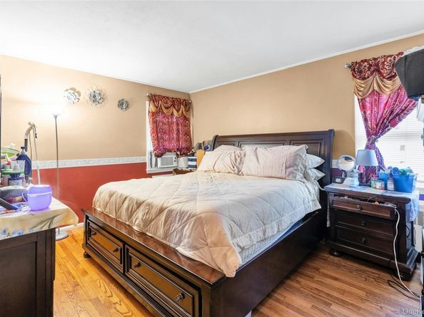 54 E 15th Street, Huntington Station NY 11746