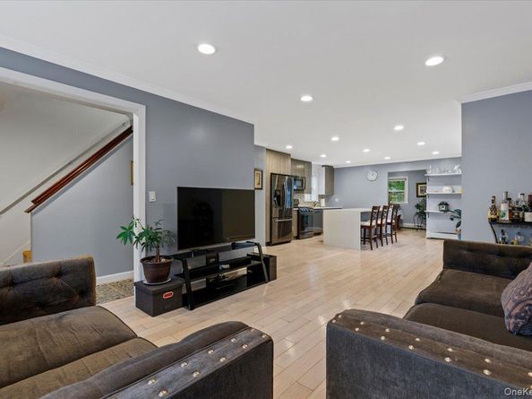 105 Hart Avenue, Yonkers NY 10704