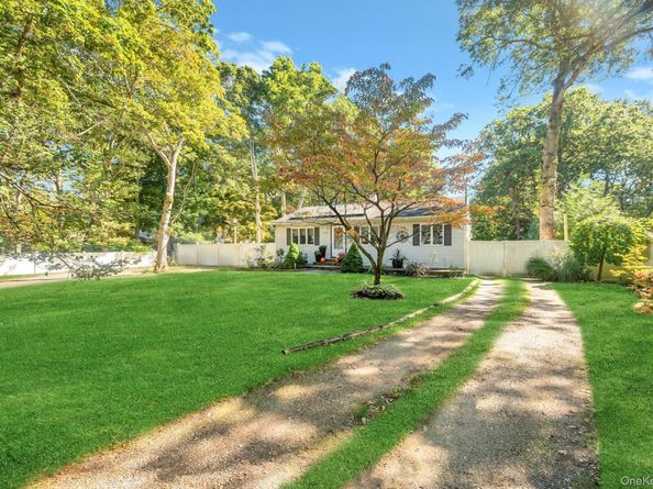 1199 Connetquot Avenue, Central Islip NY 11722