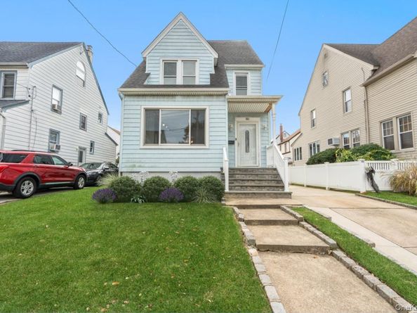 80 Munro Boulevard, Valley Stream NY 11581