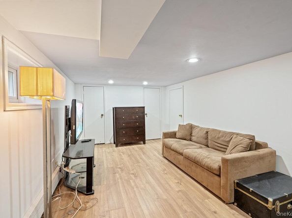 80 Munro Boulevard, Valley Stream NY 11581