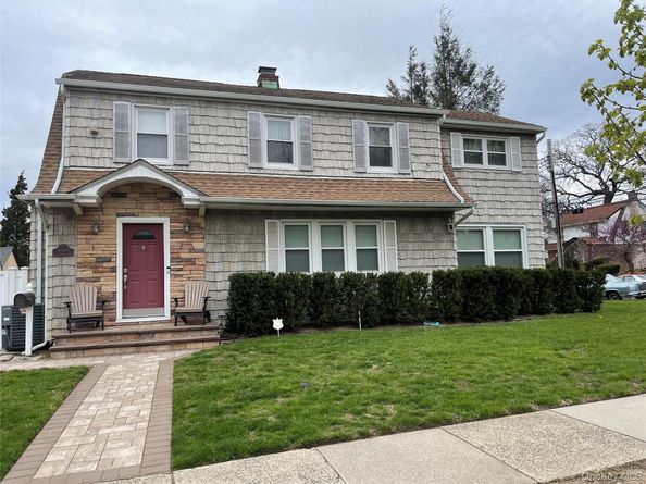 20815 38th Avenue, Bayside NY 11361