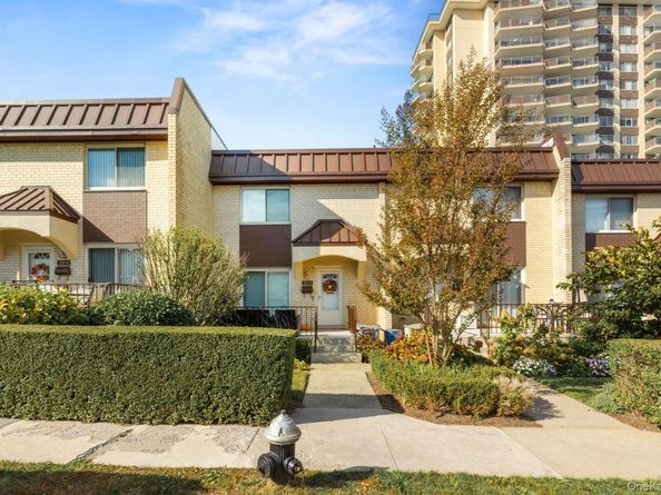 215-15 23 Avenue TH, Bayside NY 11360