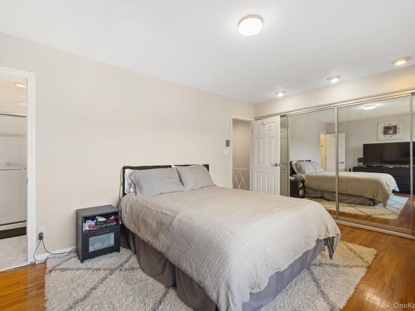 215-15 23 Avenue TH, Bayside NY 11360