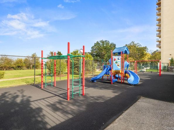 215-15 23 Avenue TH, Bayside NY 11360