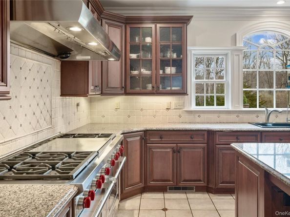 11 Lost Nations Road, Pound Ridge NY 10576