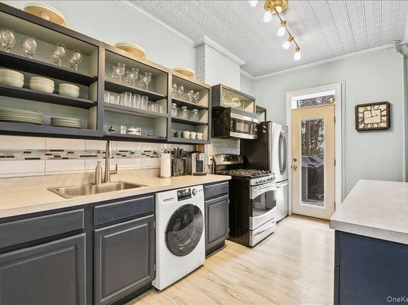 68-15 64th Place 2FAM, Ridgewood NY 11385