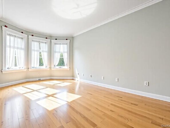 68-15 64th Place 2FAM, Ridgewood NY 11385