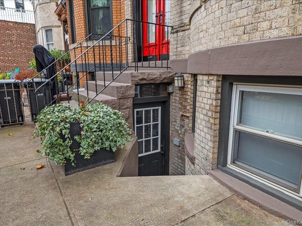 68-15 64th Place 2FAM, Ridgewood NY 11385