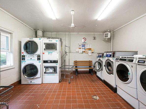 21 Glen Hollow Drive G2, Holtsville NY 11742