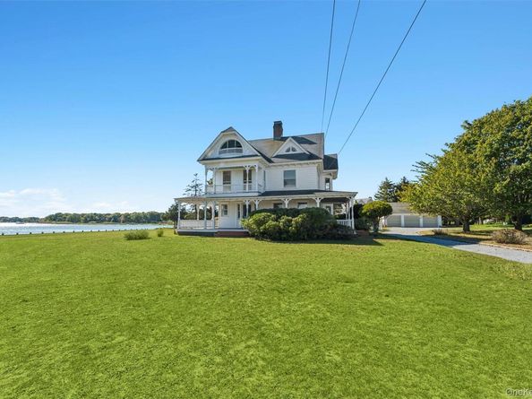 63 S Bay Ave, Eastport NY 11941