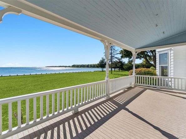63 S Bay Ave, Eastport NY 11941