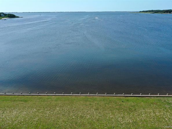63 S Bay Ave, Eastport NY 11941