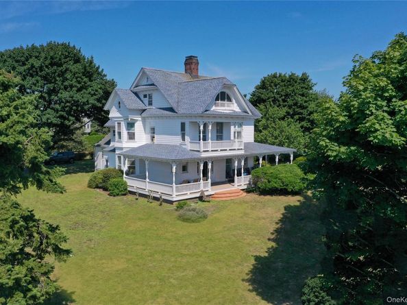 63 S Bay Ave, Eastport NY 11941
