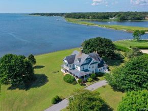 63 S Bay Ave, Eastport NY 11941