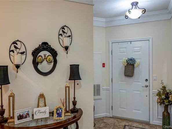 636 Saxton Court 636, Central Islip NY 11722