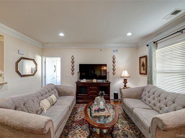 636 Saxton Court 636, Central Islip NY 11722