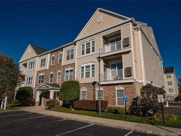 636 Saxton Court 636, Central Islip NY 11722