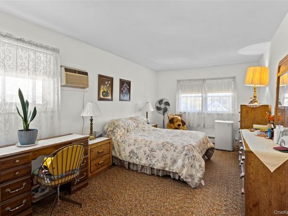 461 N Newbridge Road, Levittown NY 11756