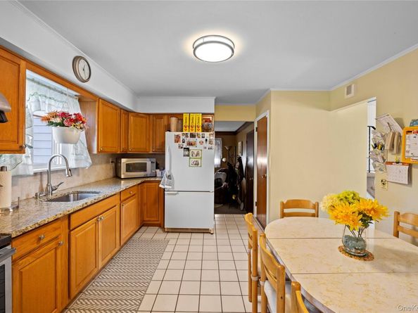 461 N Newbridge Road, Levittown NY 11756