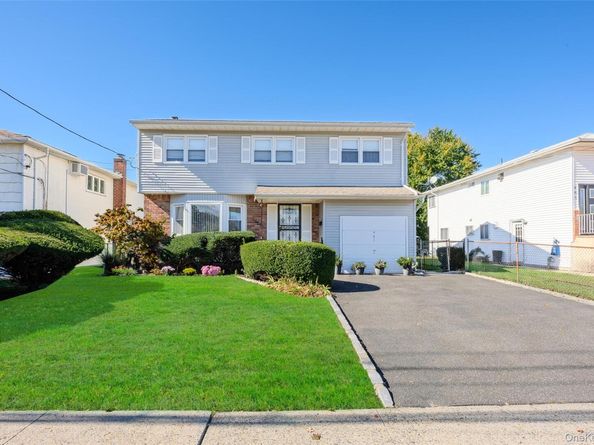 461 N Newbridge Road, Levittown NY 11756