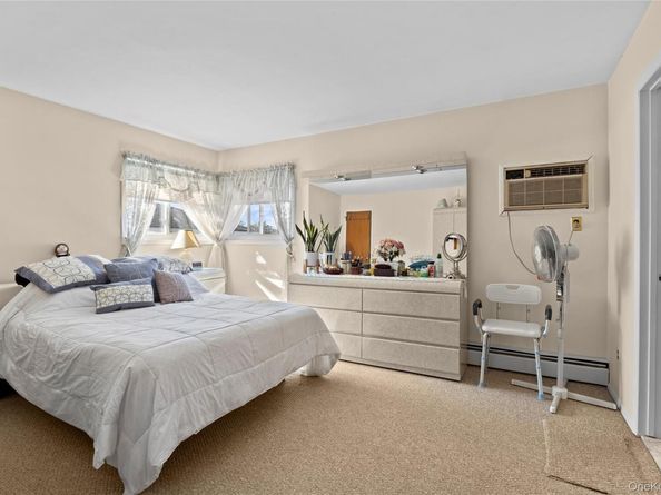 461 N Newbridge Road, Levittown NY 11756