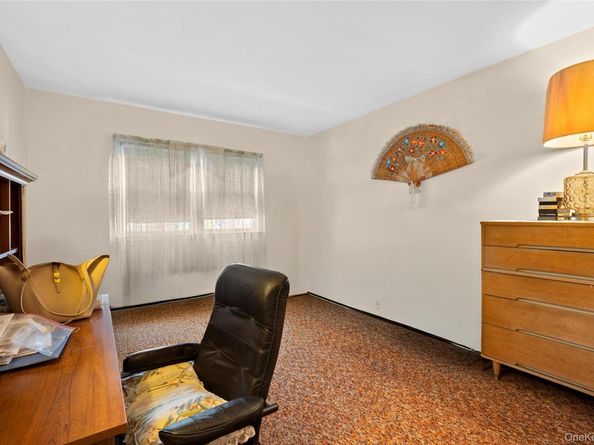 461 N Newbridge Road, Levittown NY 11756