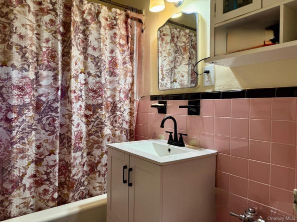 112-25 34 Avenue 3E, Corona NY 11368