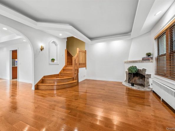 64-38 84th Street, Middle Village NY 11379