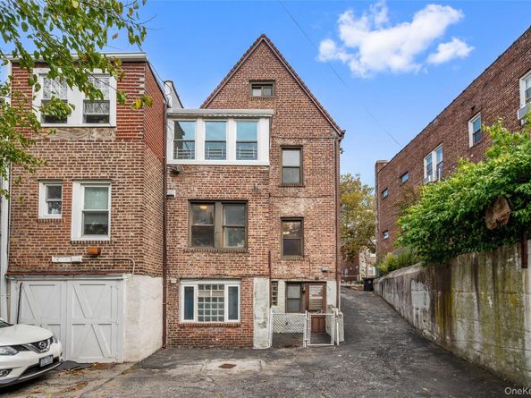 64-38 84th Street, Middle Village NY 11379
