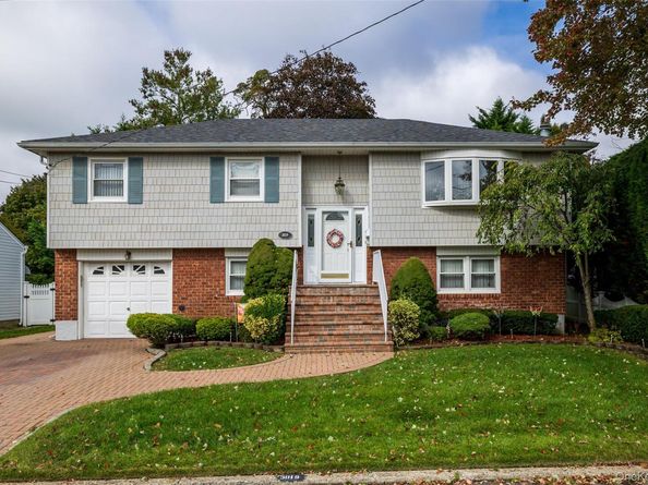 3019 Post Avenue, Wantagh NY 11793