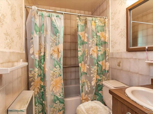 4195 Florence Road, Bethpage NY 11714