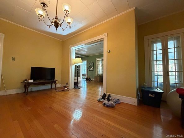 292 Laurel Road, Northport NY 11768