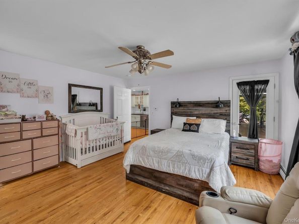 156 N Woods Road, Baiting Hollow NY 11933