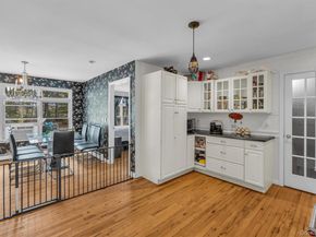 156 N Woods Road, Baiting Hollow NY 11933