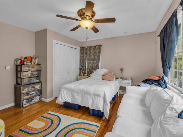 156 N Woods Road, Baiting Hollow NY 11933