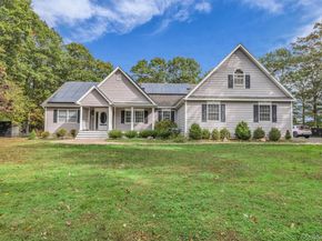 156 N Woods Road, Baiting Hollow NY 11933