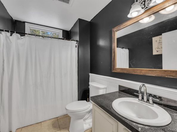 156 N Woods Road, Baiting Hollow NY 11933