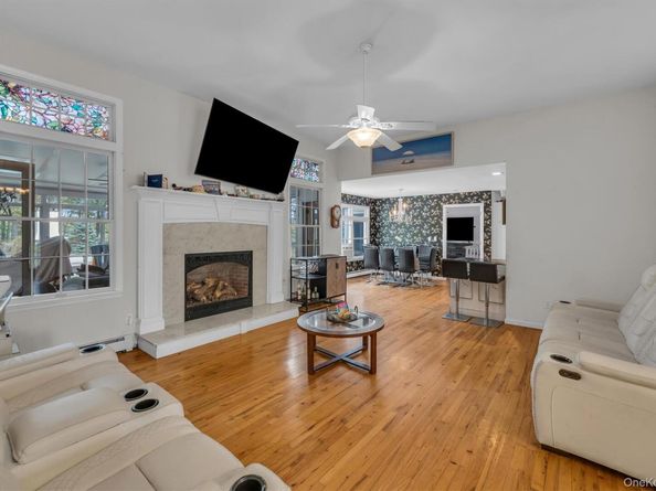 156 N Woods Road, Baiting Hollow NY 11933