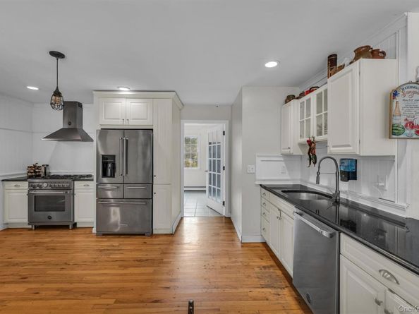 156 N Woods Road, Baiting Hollow NY 11933