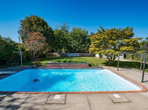 81 Kenwood Drive, Bohemia NY 11716