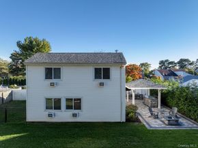 19 Carson Lane, Medford NY 11763