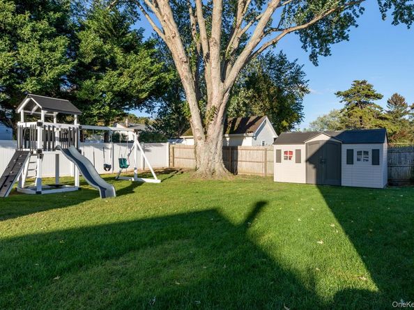 19 Carson Lane, Medford NY 11763