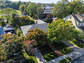 33 Starks Place, Lynbrook NY 11563
